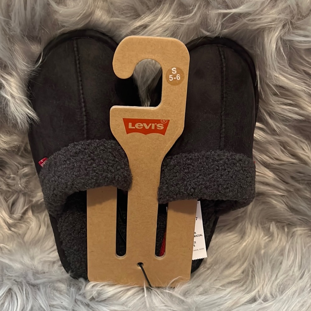 Levi’s Talya women’s slipper clogs house shoes size s 5-6 black color